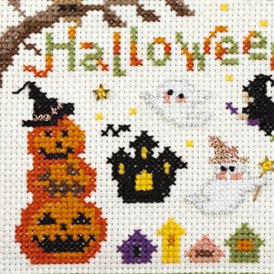 ハロウィンのクロスステッチフレーム | リバティ 生地、編み物、刺繍