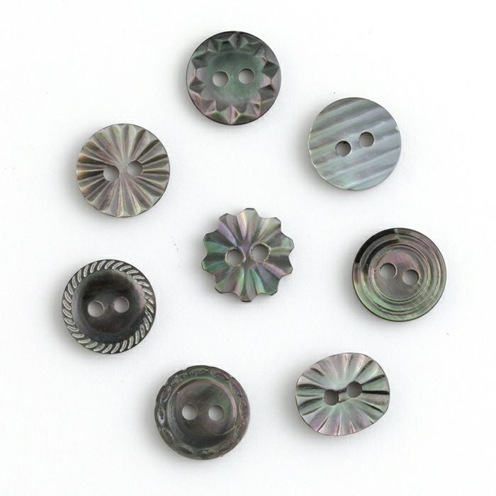 貝ボタンキザミ・アソート 13mm＜黒＞ | リバティ 生地、編み物、刺繍