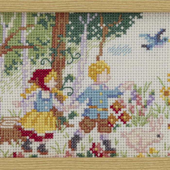 クロスステッチフレーム＜お菓子の家に魅せられて＞ | リバティ 生地