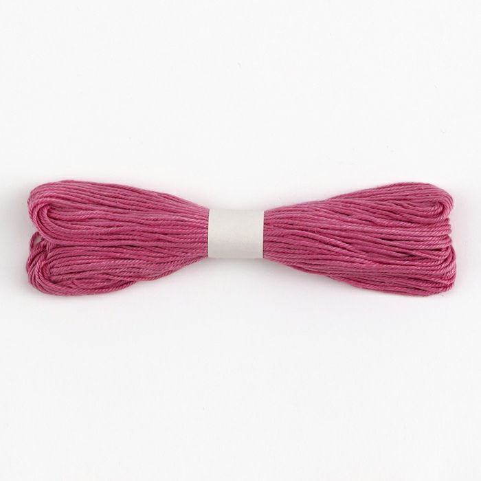 絹100% ピンク色の付け下げ 絞りと刺繍の柄 しつけ糸付き 絹の刺し子糸＜紅梅色＞＜301＞ | リバティ 生地、編み物、刺繍