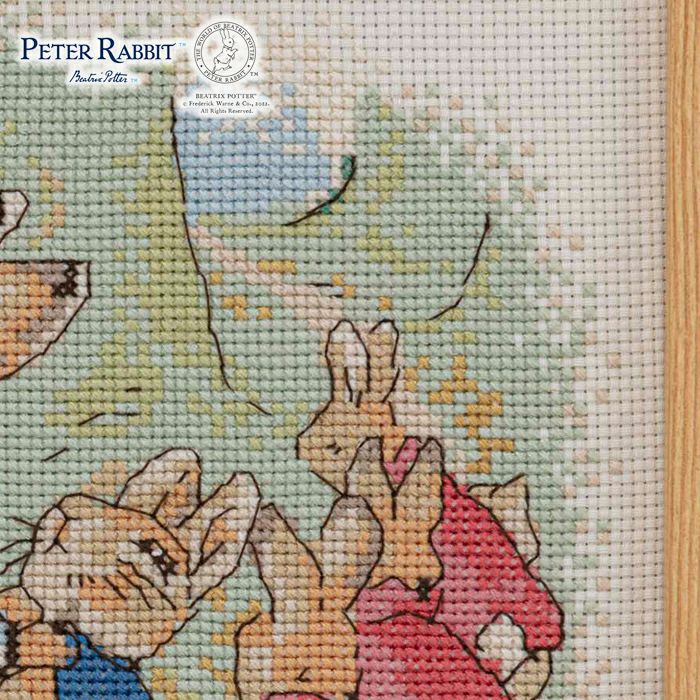 クロスステッチフレーム＜ピーターラビット（TM）＞ | リバティ 生地