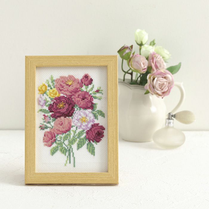 スクエア缶＜ピンク＞ | リバティ 生地、編み物、刺繍、刺し子のこと