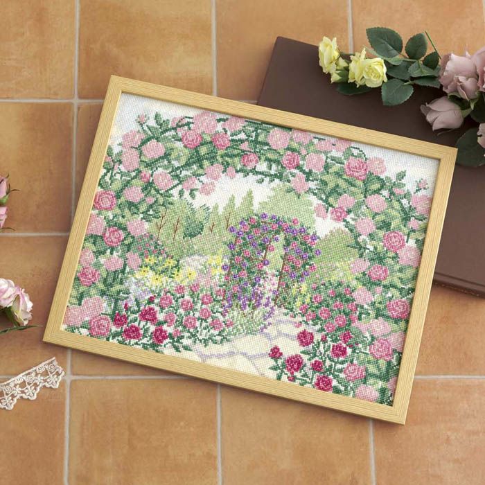 クロスステッチフレーム＜ローズリース＞ | リバティ 生地、編み物