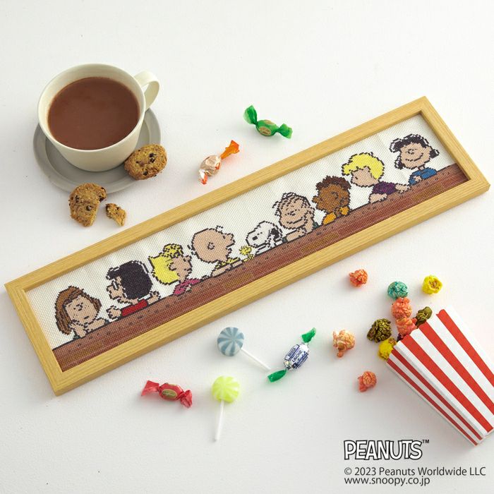 クロスステッチフレーム＜スヌーピーと大きな木＞ | リバティ 生地