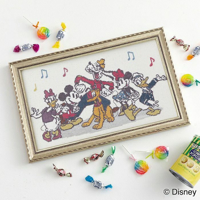 クロスステッチフレーム＜ツリーと暖炉のあるお部屋＞ | リバティ 生地