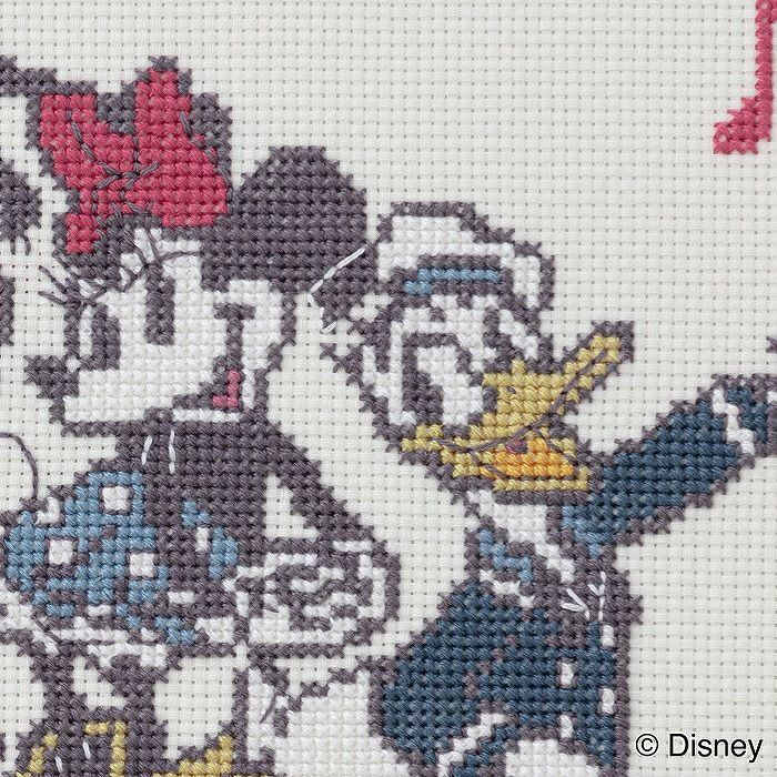 クロスステッチフレーム＜Mickey＆Friends～楽しい一日～＞ | リバティ