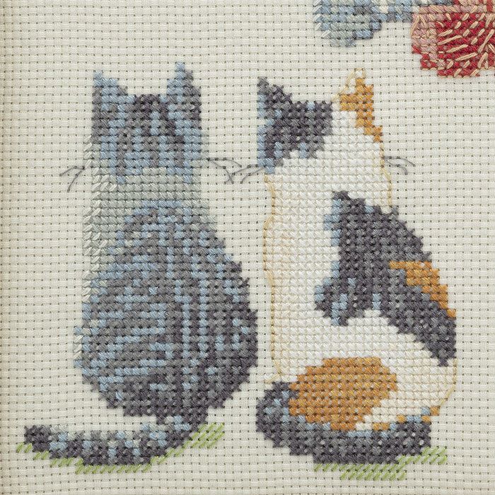 クロスステッチフレーム＜猫のしぐさ＞ | リバティ 生地、編み物、刺繍