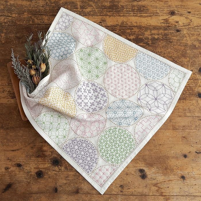 刺し子のサンプラークロス＜やさしい色の四角模様＞ | リバティ 生地