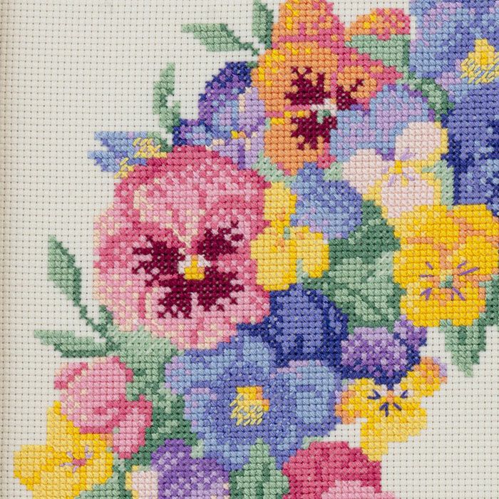 クロスステッチフレーム＜ビオラのリース＞ | リバティ 生地、編み物