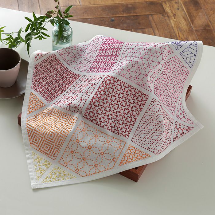 刺し子のサンプラークロス＜やさしい色の四角模様＞ | リバティ 生地