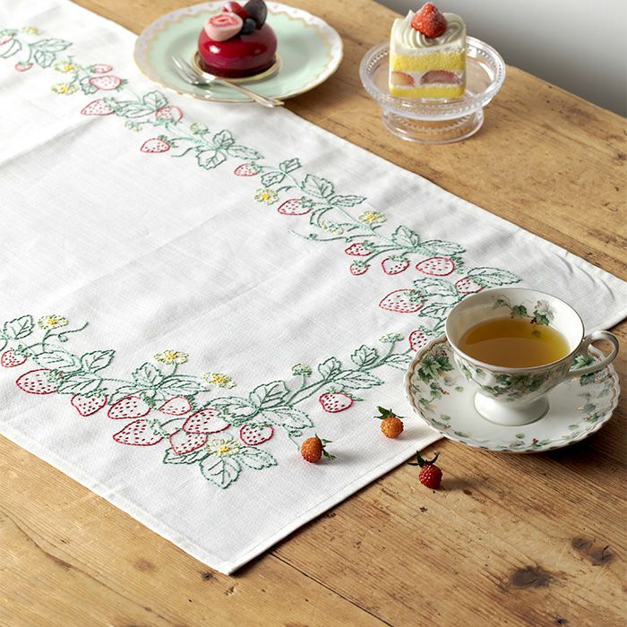 刺し子のテーブルセンター＜CUBE＞ | リバティ 生地、編み物、刺繍