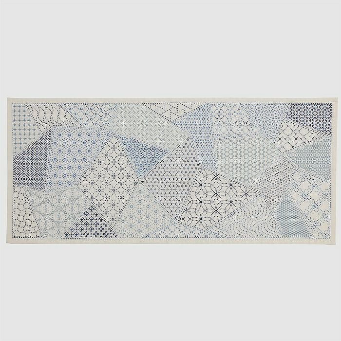 harudakeプレゼント】刺し子のテーブルセンター＜裂取り＞ | リバティ