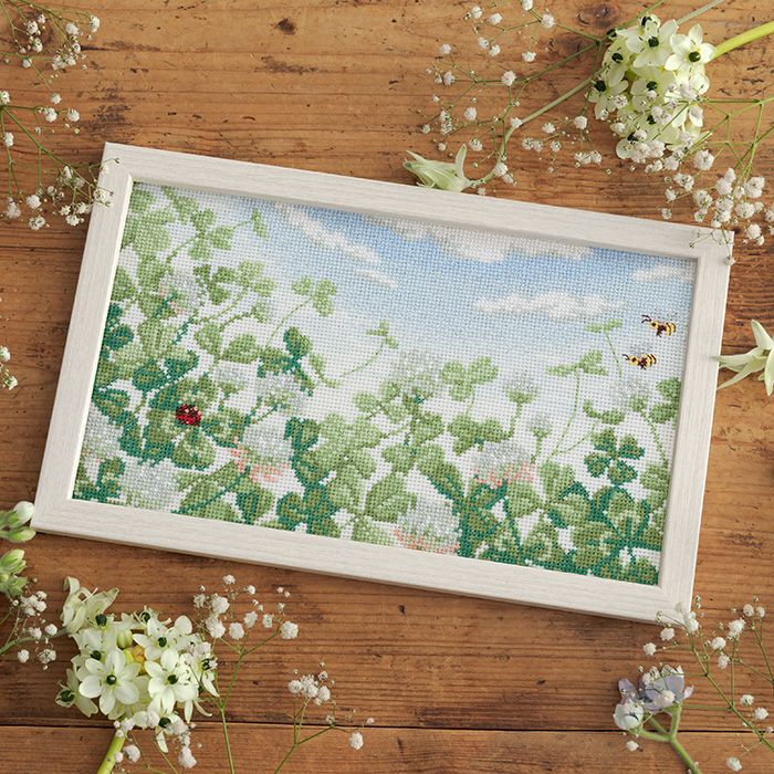 クロスステッチフレーム＜クローバーガーデン＞ | リバティ 生地