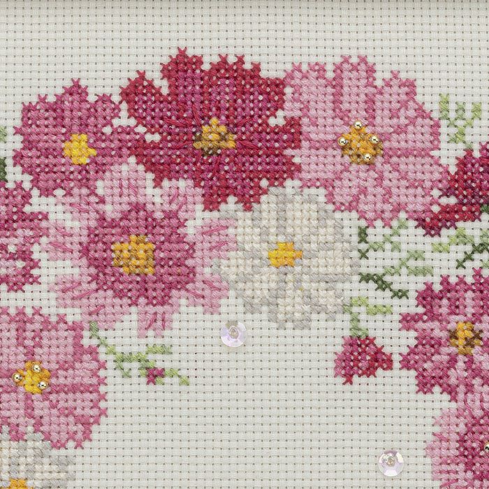 クロスステッチフレーム＜コスモスリース＞ | リバティ 生地、編み物