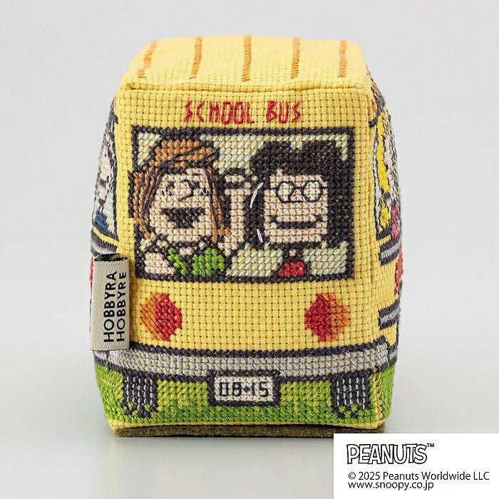 スヌーピーのクロスステッチバス | リバティ 生地、編み物、刺繍