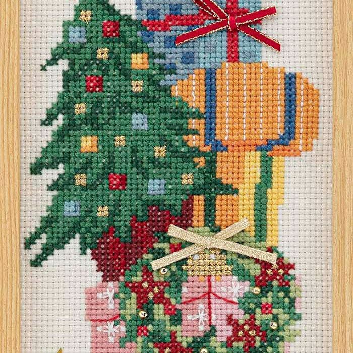 クロスステッチフレーム＜サンタからのプレゼント＞ | リバティ 生地
