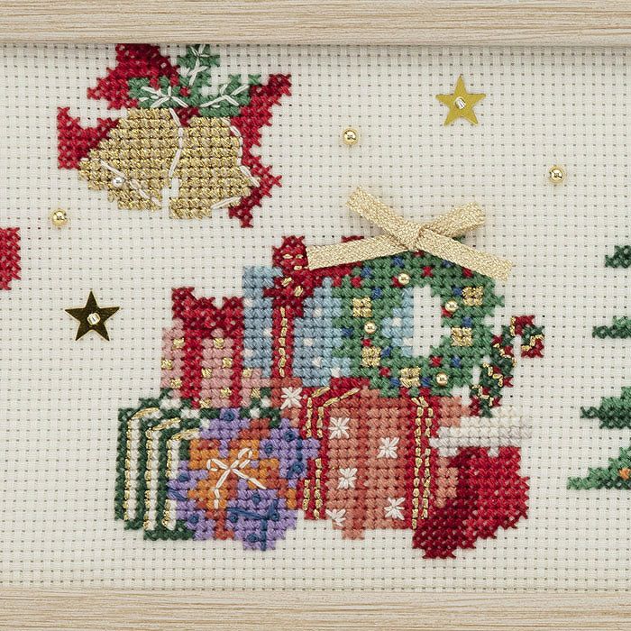 クロスステッチフレーム＜クリスマスの小さな仲間たち＞ | リバティ