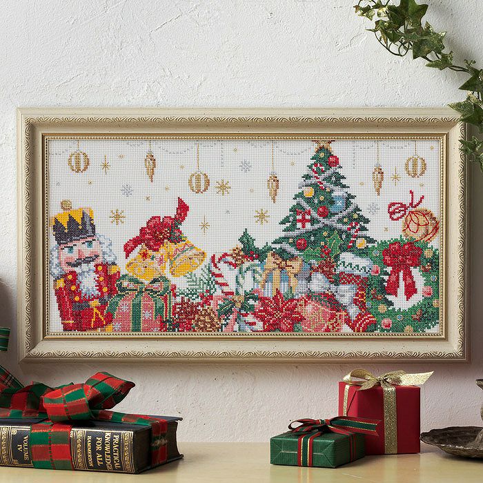 クロスステッチフレーム＜クリスマスの小さな仲間たち＞ | リバティ