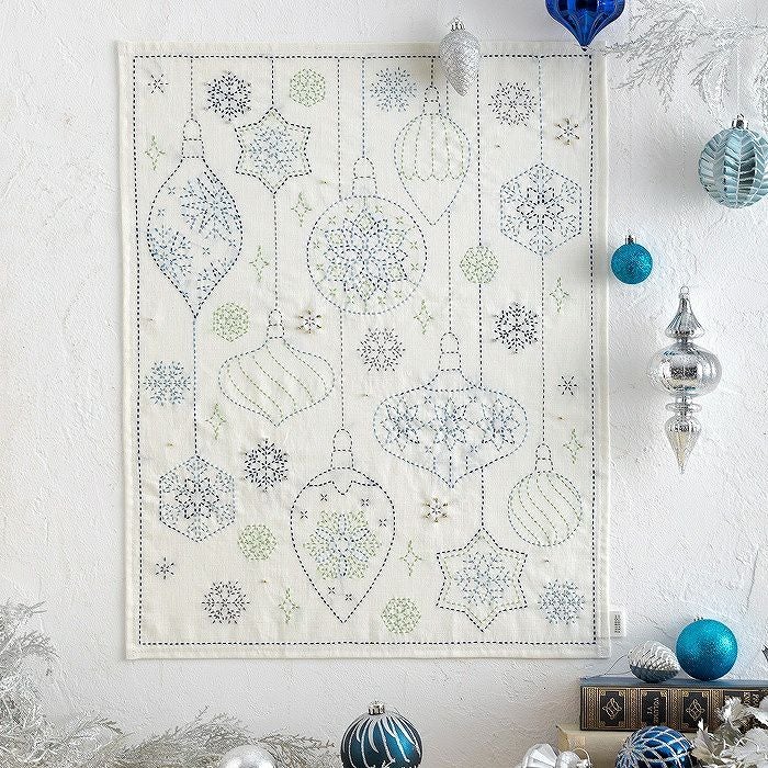 クロスステッチフレーム＜サンタからのプレゼント＞ | リバティ 生地