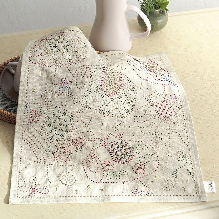 伝統と歳月を纏う ― 老苗の蚕丝刺绣腰帶 刺し子のクロス＜打ち出の小槌＞ | リバティ 生地、編み物、刺繍