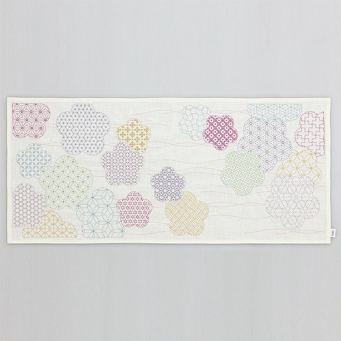 刺し子のテーブルセンター＜花模様＞ | リバティ 生地、編み物、刺繍