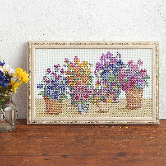 クロスステッチフレーム＜strawberry wreath＞ | リバティ 生地
