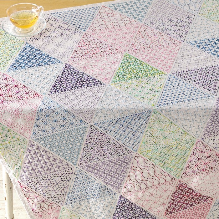 mikoパッチワークのベットカバー　サンプラー、スミルナ刺繍のクロス 7/10予約】刺し子のサンプラークロス＜レインボー＞ | リバティ 生地
