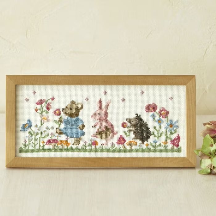 クロスステッチフレーム＜森の中へ＞ | リバティ 生地、編み物、刺繍