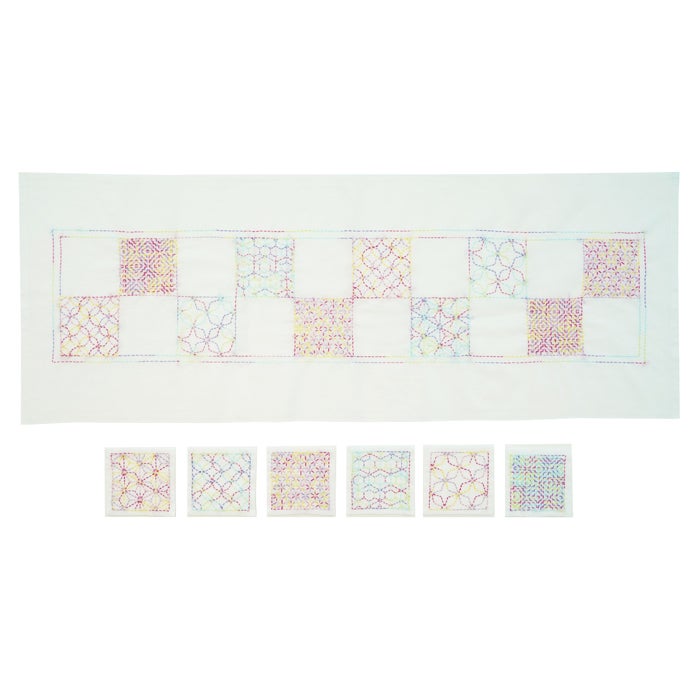 刺し子のテーブルセンター＜やさしい色の四角模様＞ | リバティ 生地