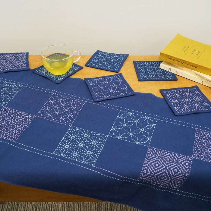 刺し子のテーブルセンター＜花模様＞ | リバティ 生地、編み物、刺繍