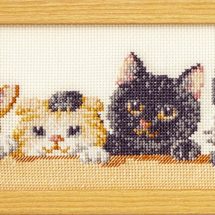 クロスステッチフレーム＜猫あそび＞ | リバティ 生地、編み物、刺繍