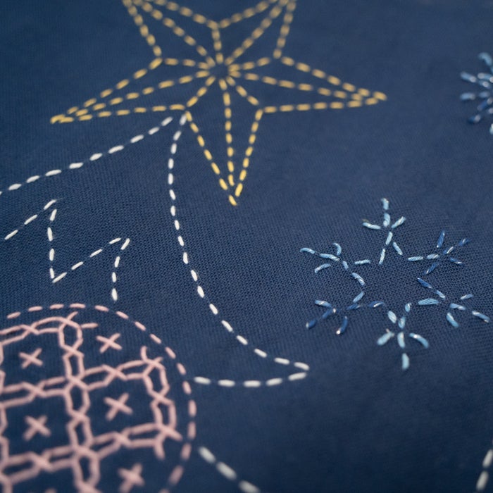刺し子クロス ノエルツリー・紺 | リバティ 生地、編み物、刺繍