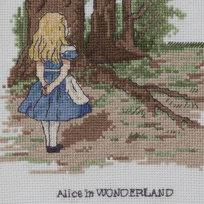 クロスステッチ完成品★Alice②★ 完成品】クロスステッチフレーム＜アリスとチェシャ猫＞ | リバティ